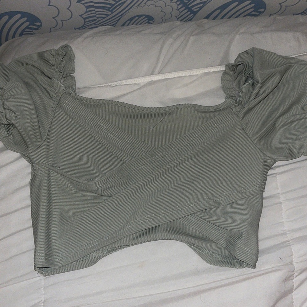 CROSS OVER SEIGE GREEN TOP